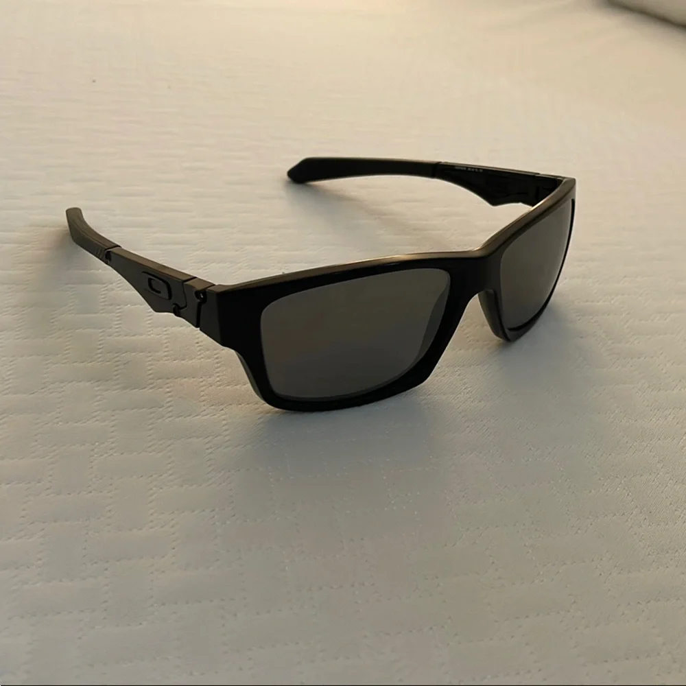 Oakley Black Sunglasses with Polarized Lenses - Picture 4 of 4